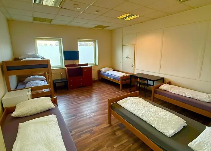 K 357 - Staffboarding - Personal- Und Monteurzimmervermietung Und Vermittlung In Und Umgebung Hostal *